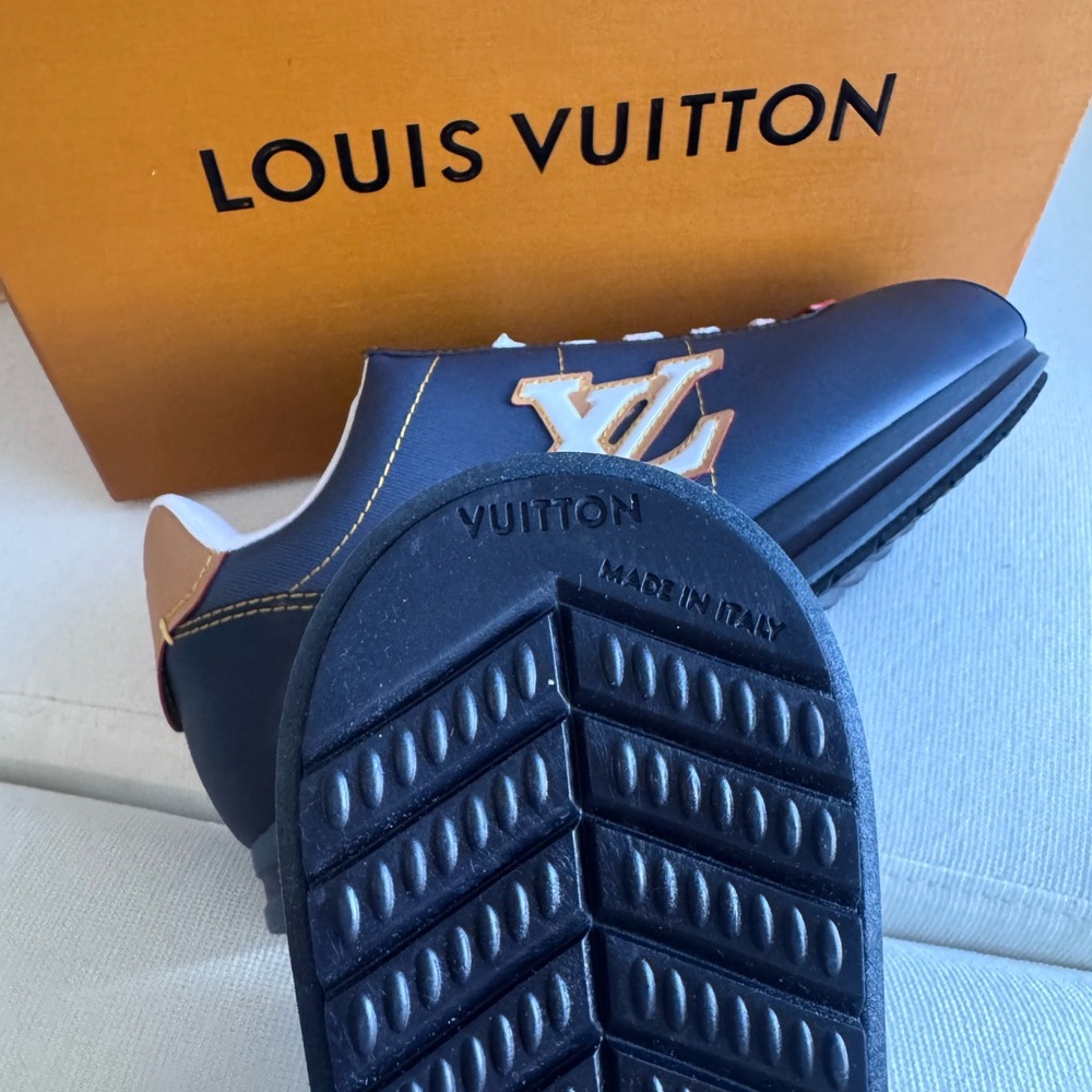 Louis Vuitton LV Buttersoft Sneaker - Blue | Men’s Size 10 | Full Set | Italy - Picture 11 of 15